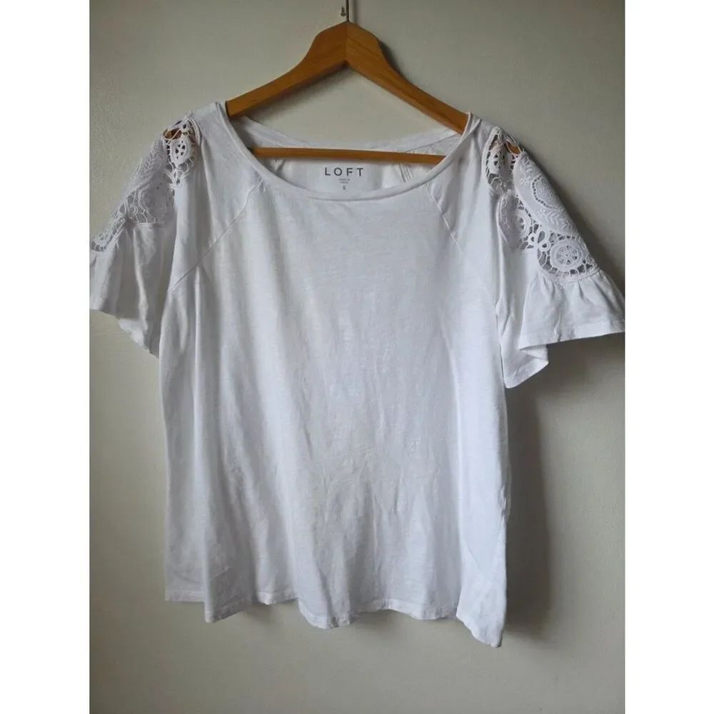 EUC LOFT WHITE COTTON LACE INSET TOP SIZE SMALL